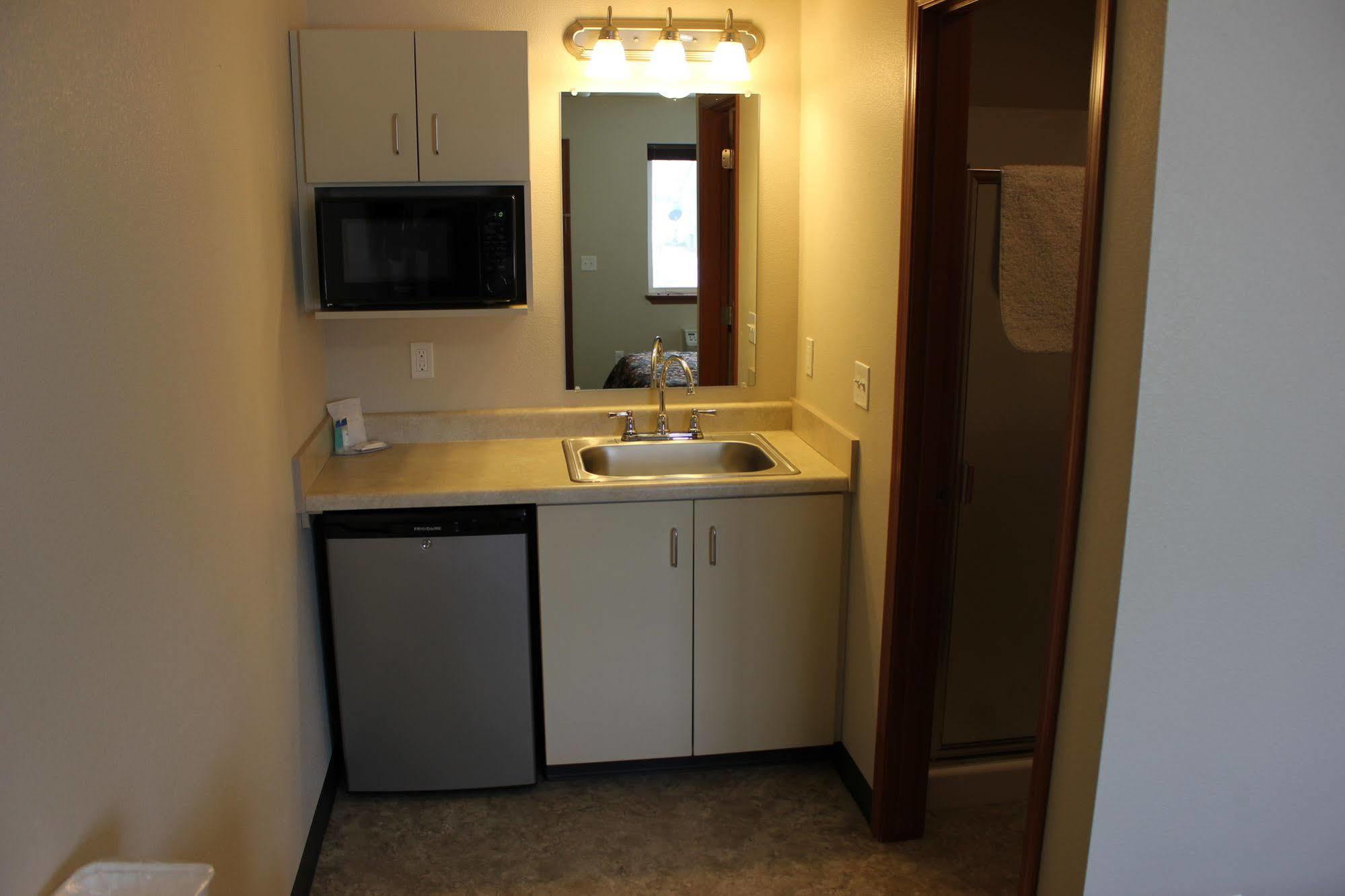 Prairie Suites Motel Williston Exteriör bild