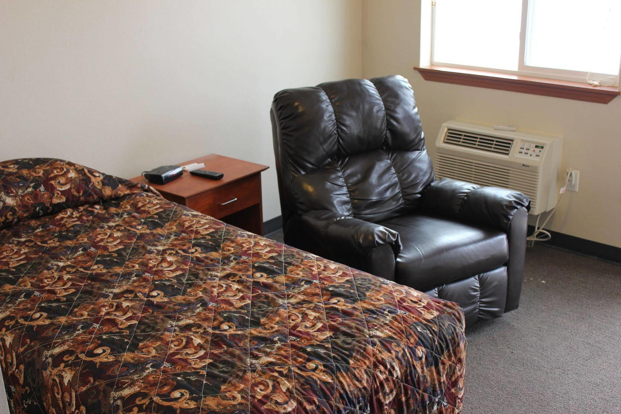 Prairie Suites Motel Williston Exteriör bild